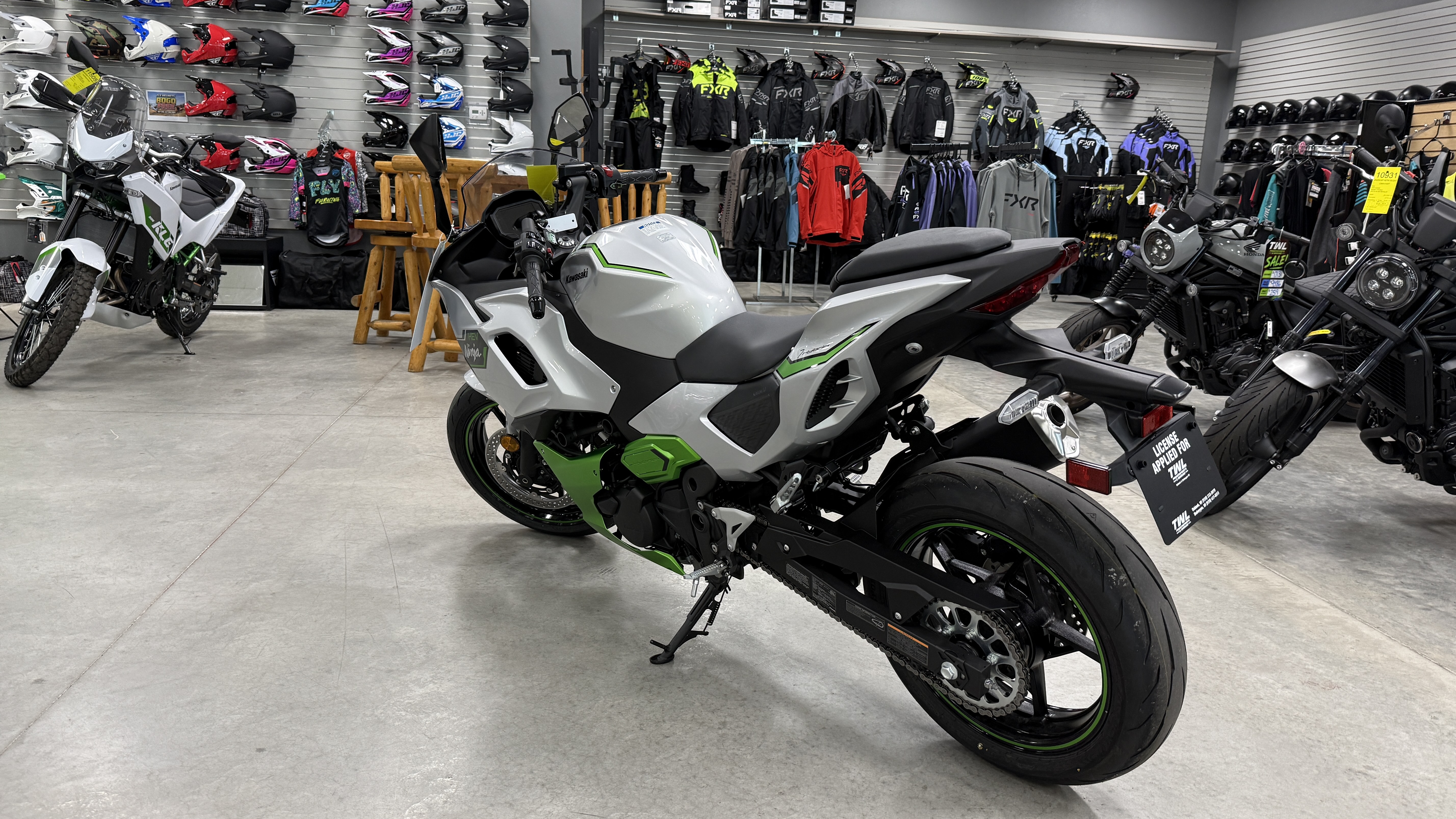 2024 Kawasaki NINJA 7 HYBRID ABS MOTORCYCLE