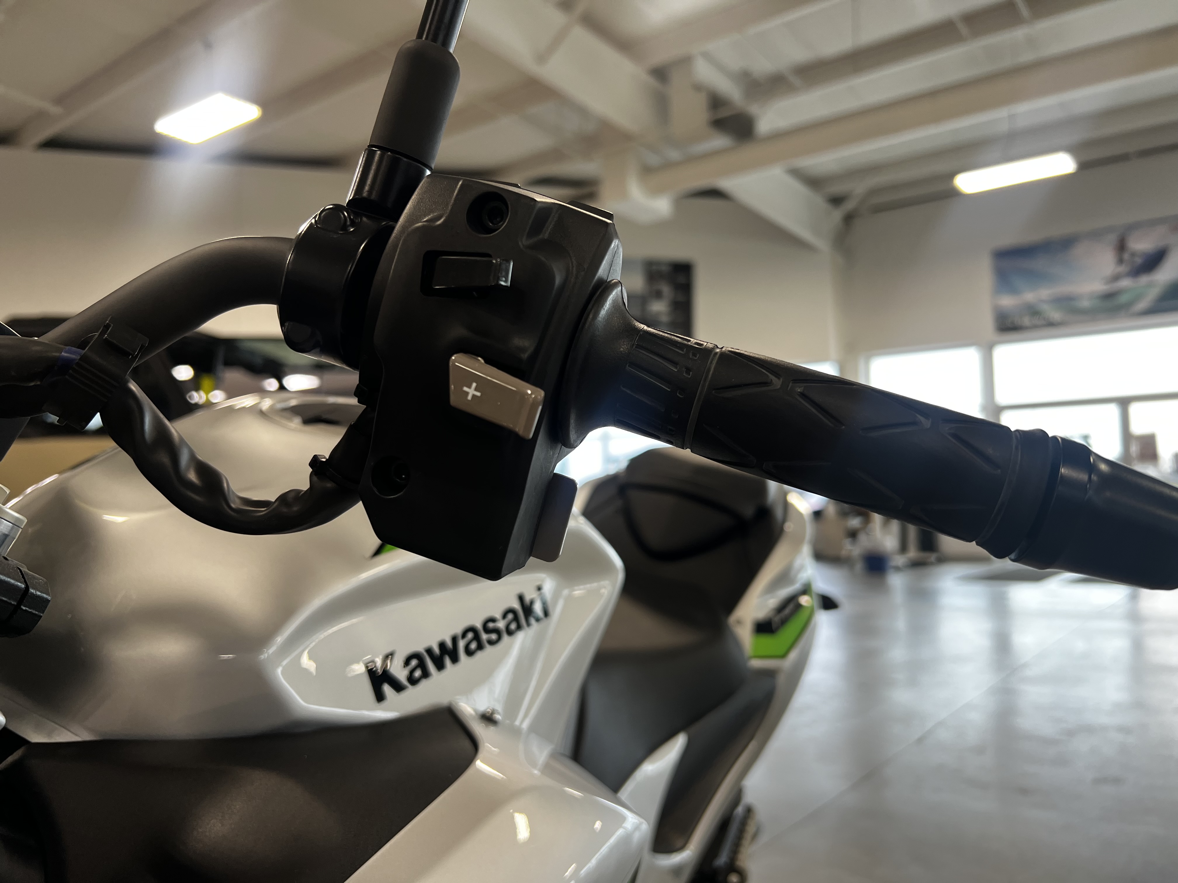 2024 Kawasaki Z7 HYBRID ABS MOTORCYCLE
