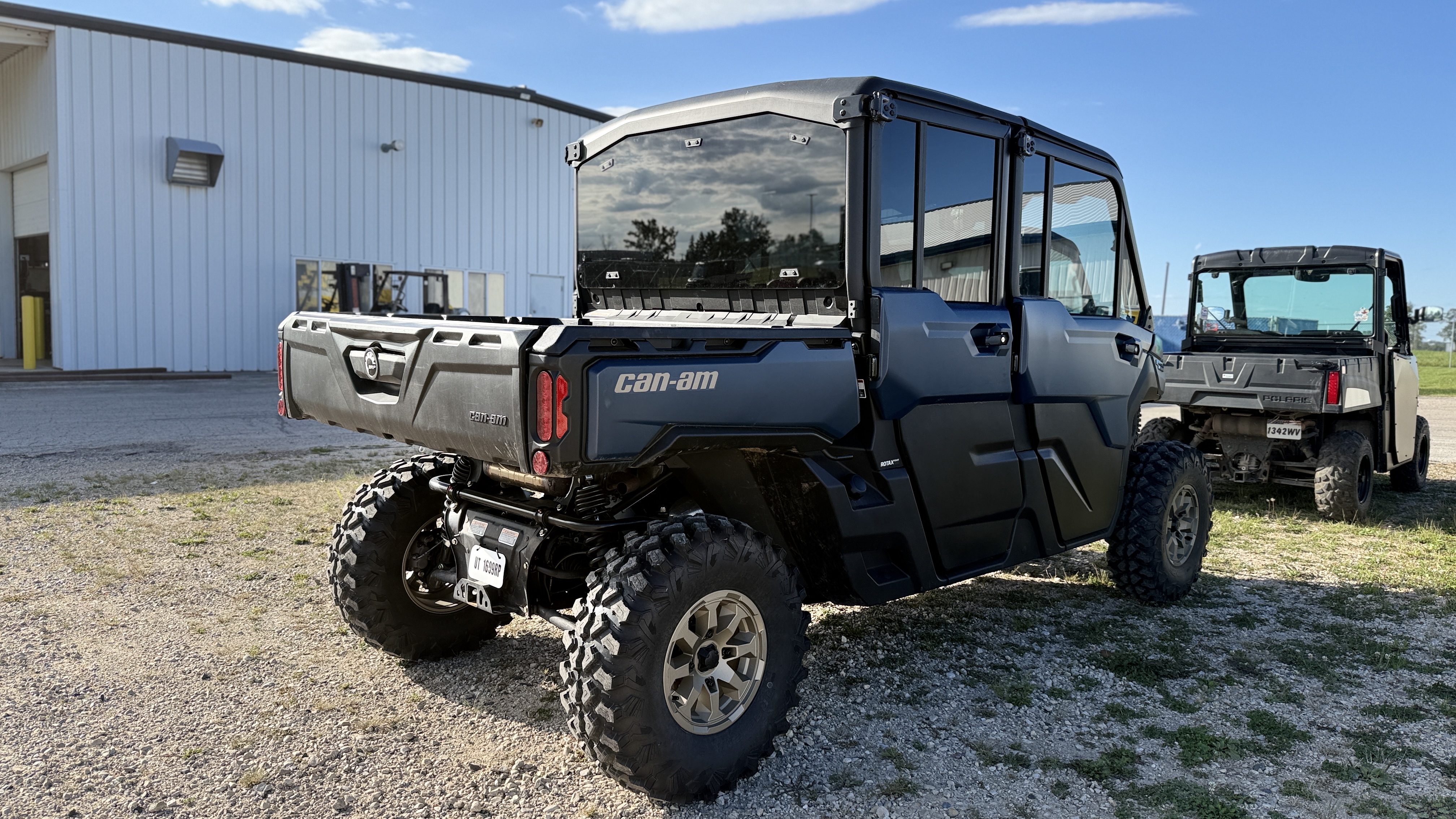 2025 Can-Am Defender Max Limited UTILITY