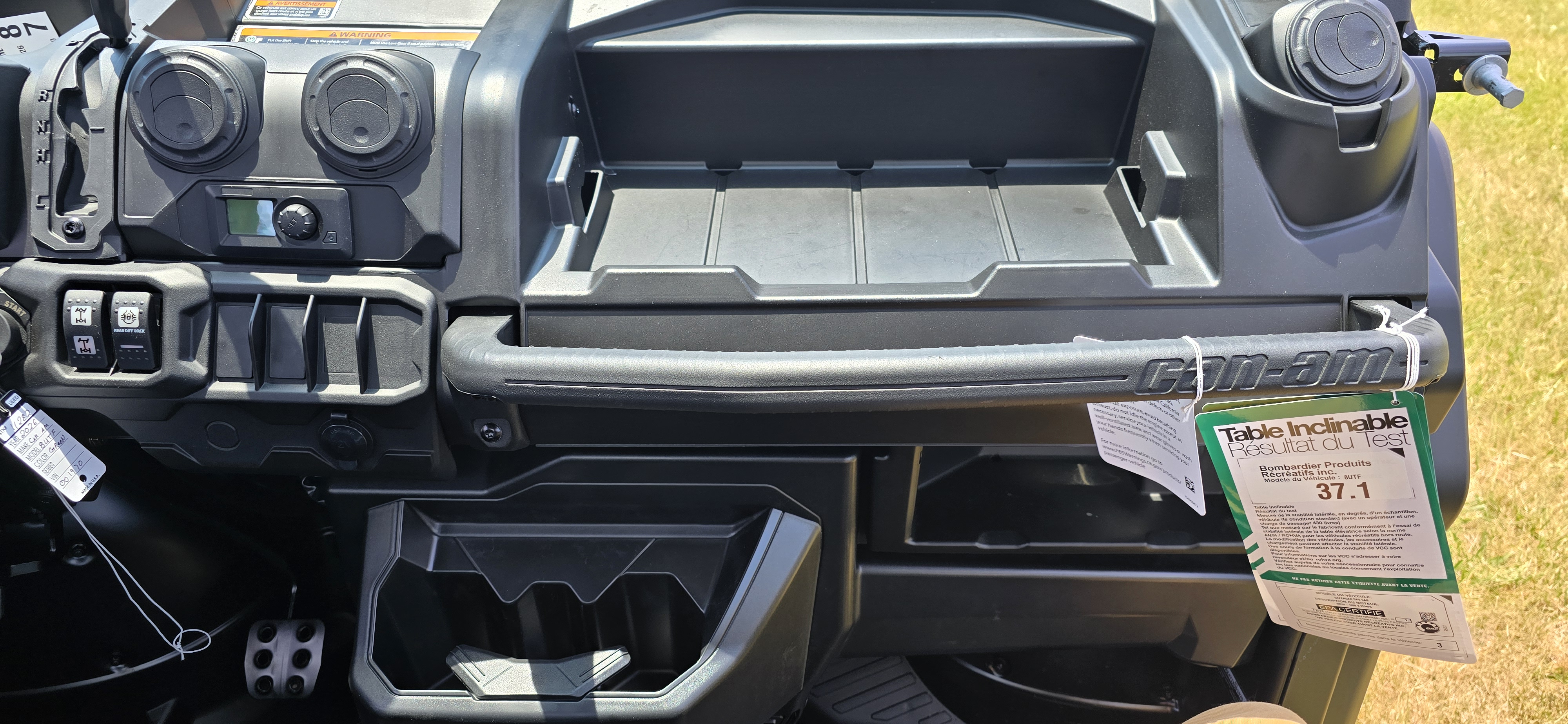 2026 Can-Am Defender DPS CAB HD10 UTILITY
