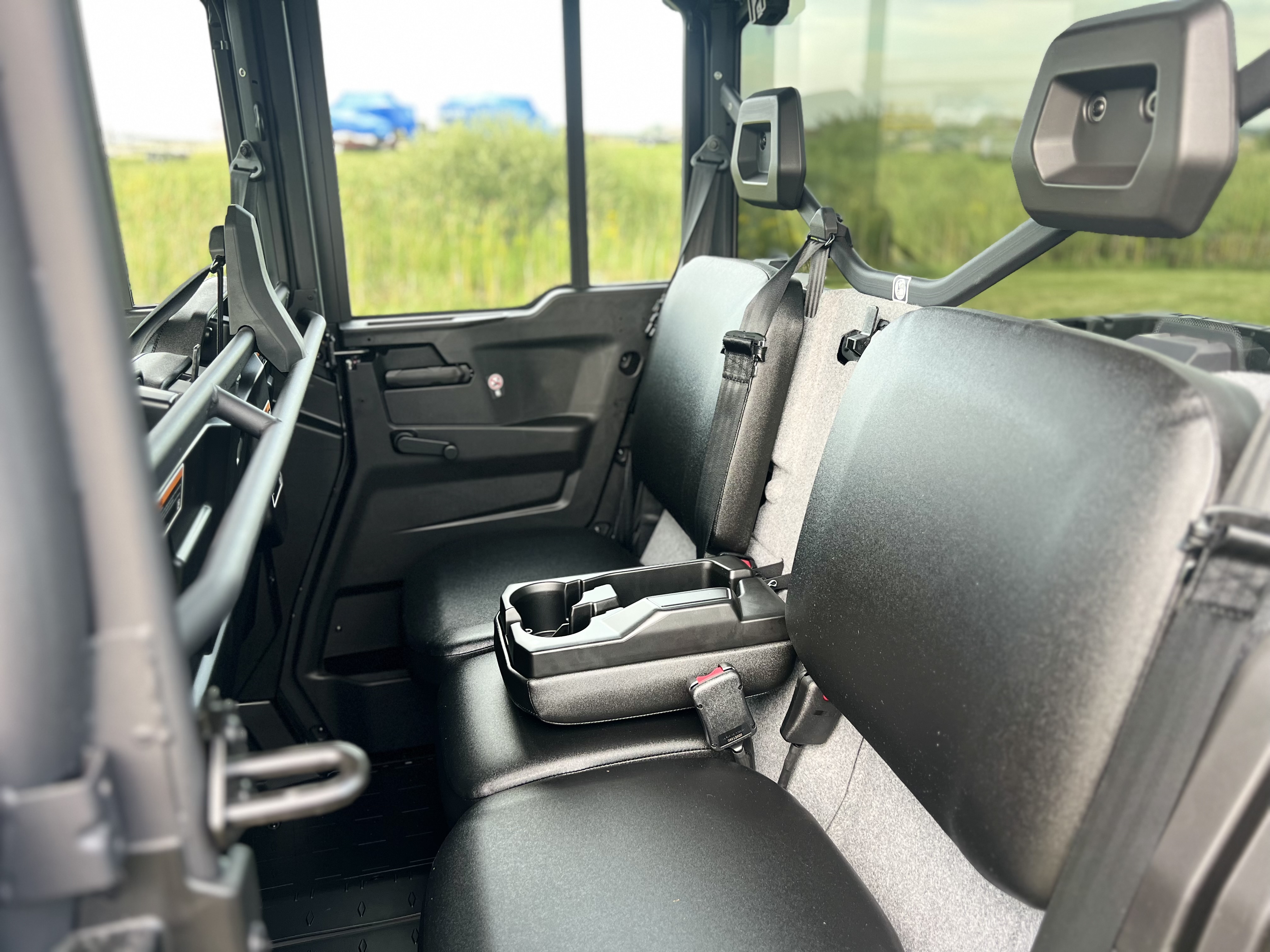 2027 Can-Am Defender MAX DPS CAB HD10 UTILITY