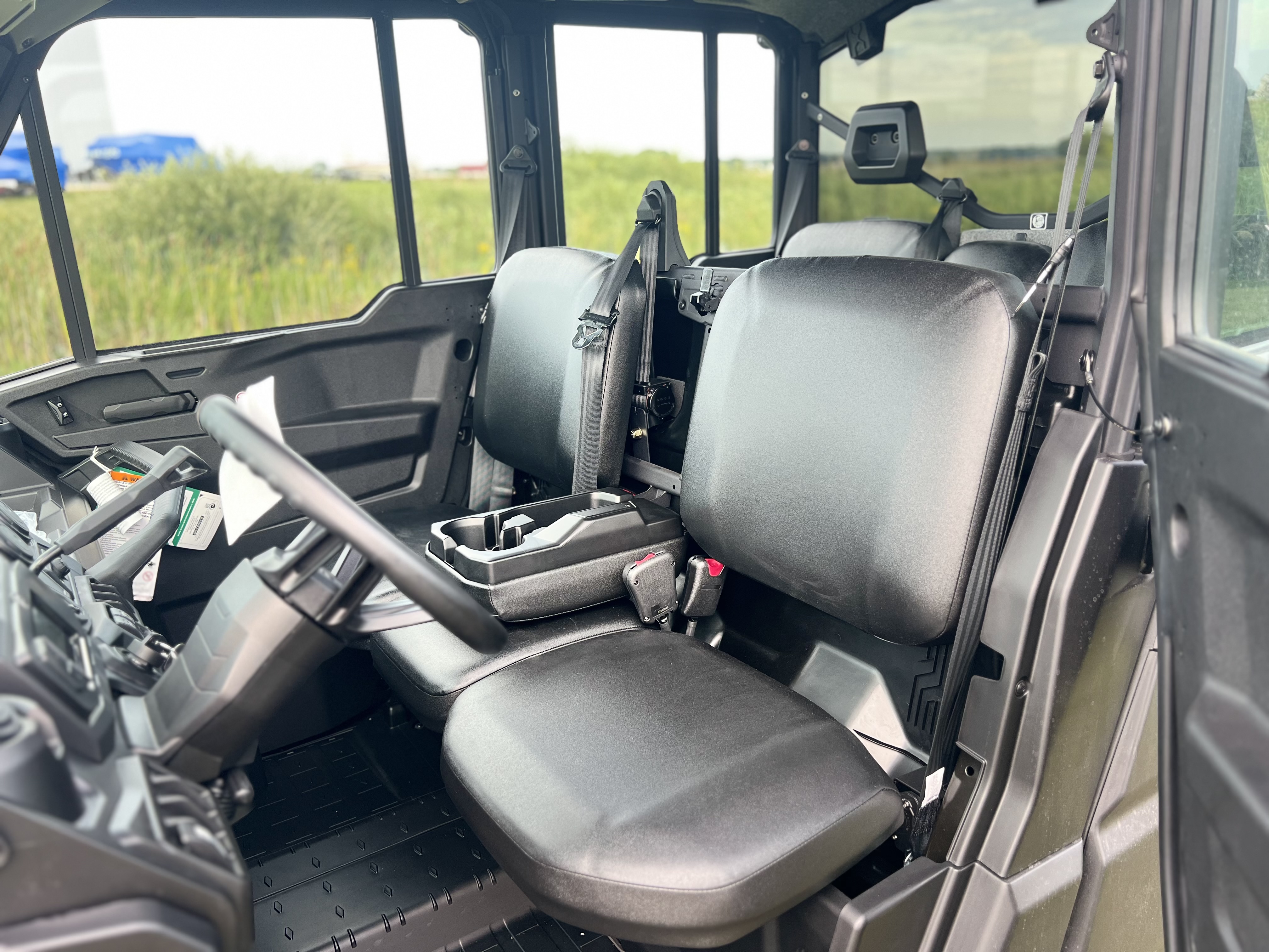 2027 Can-Am Defender MAX DPS CAB HD10 UTILITY
