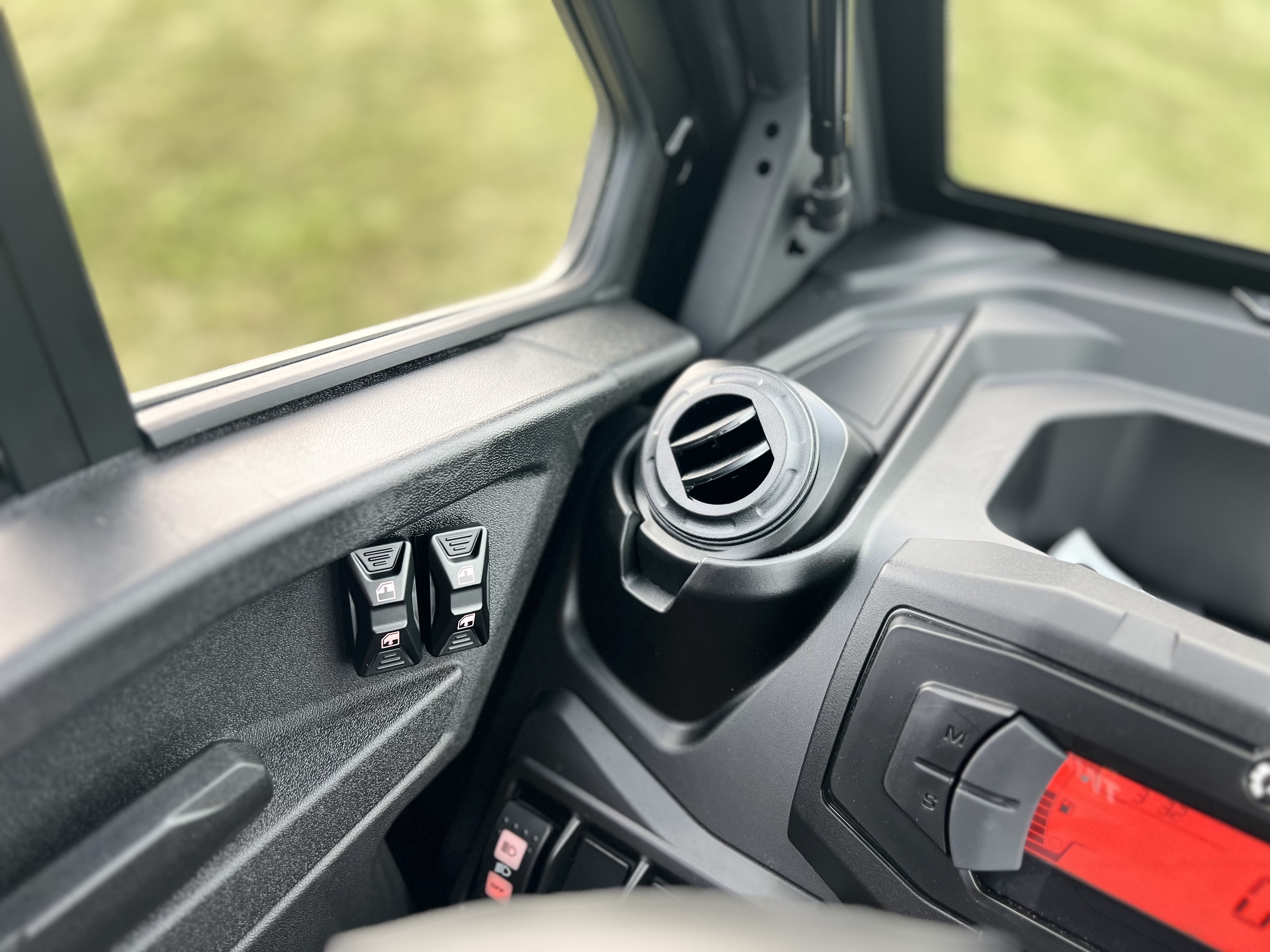 2027 Can-Am Defender MAX DPS CAB HD10 UTILITY