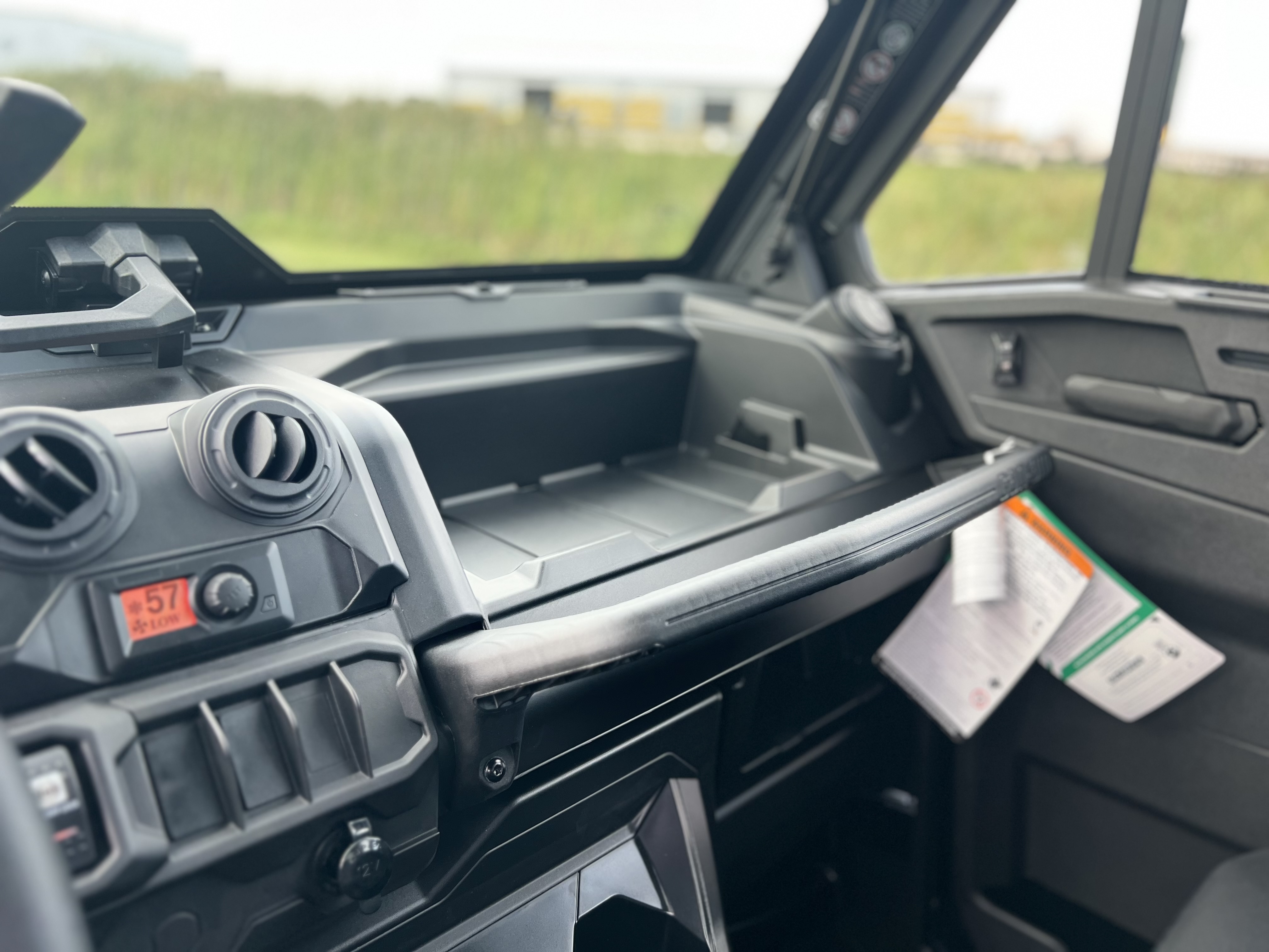 2027 Can-Am Defender MAX DPS CAB HD10 UTILITY