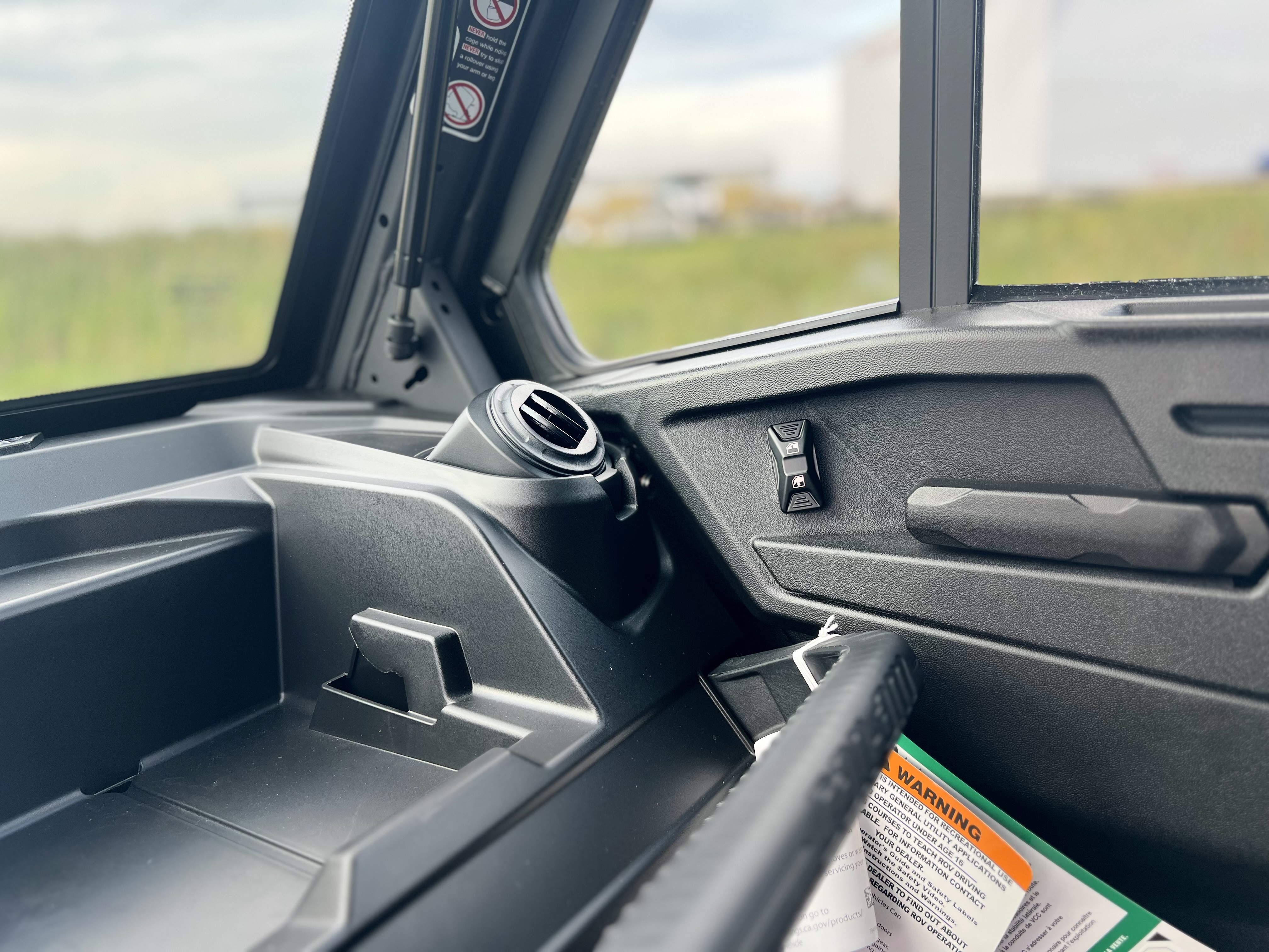 2027 Can-Am Defender MAX DPS CAB HD10 UTILITY