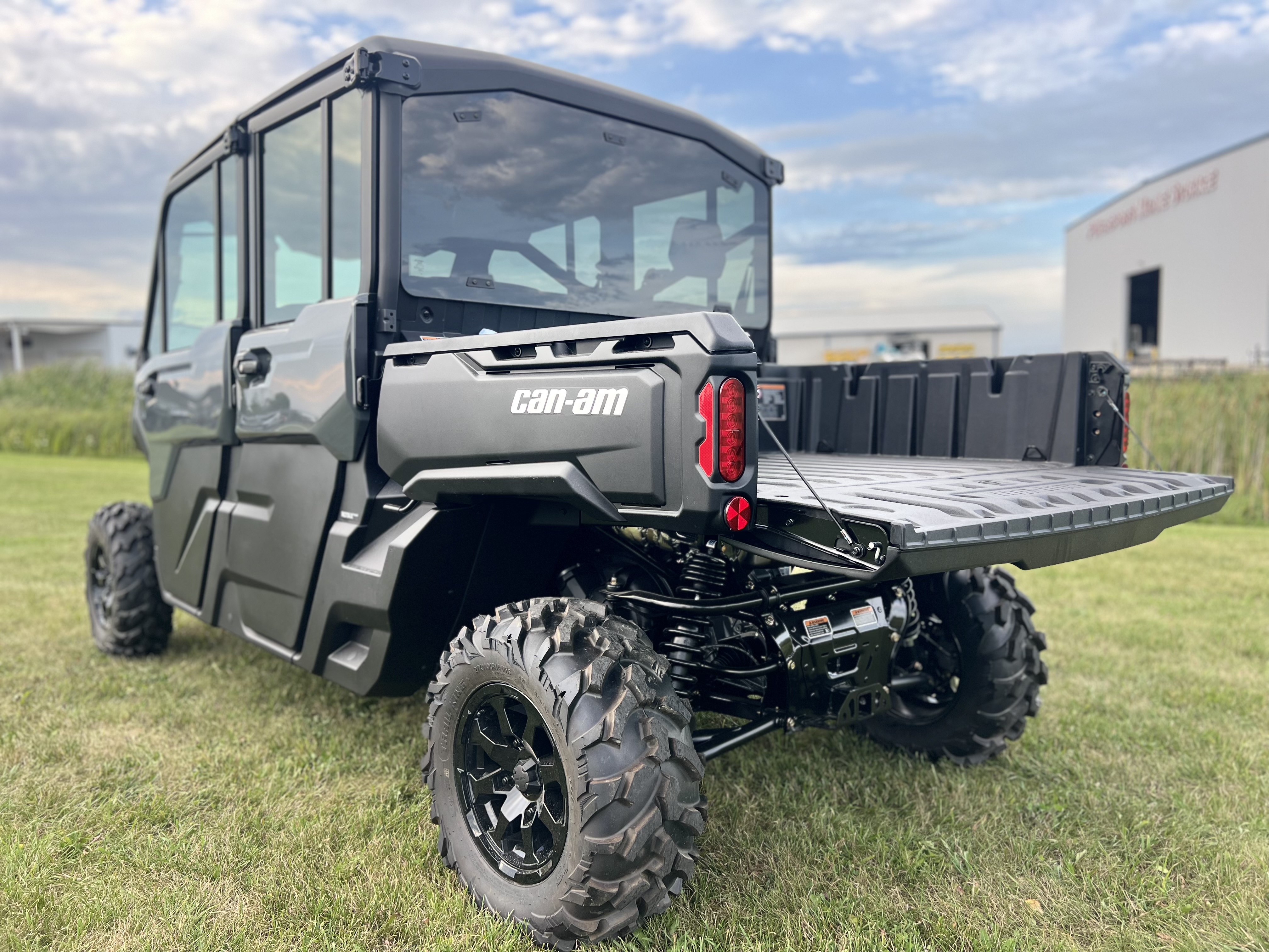 2027 Can-Am Defender MAX DPS CAB HD10 UTILITY