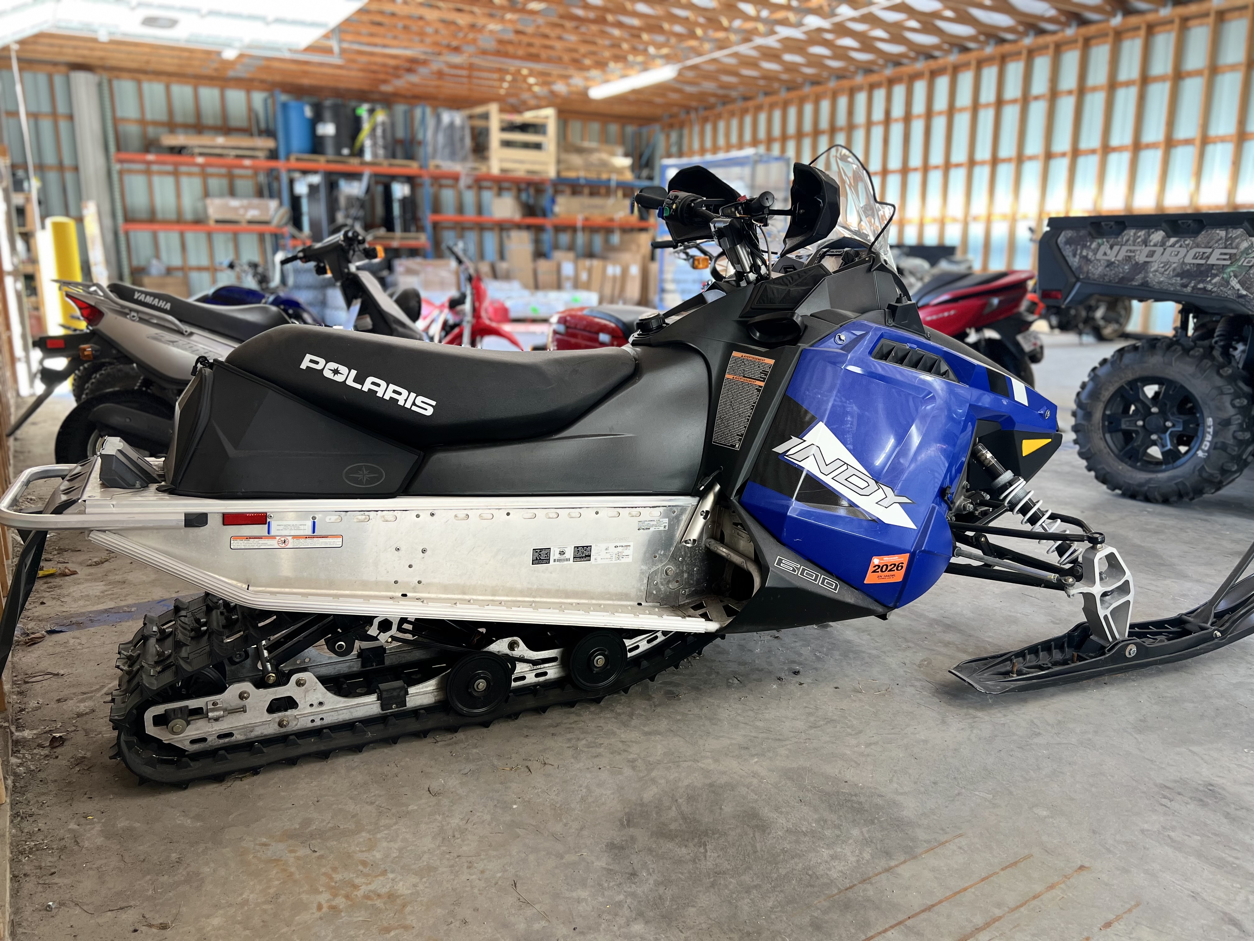 2017 Polaris 600 INDY 121 SNOWMOBILE