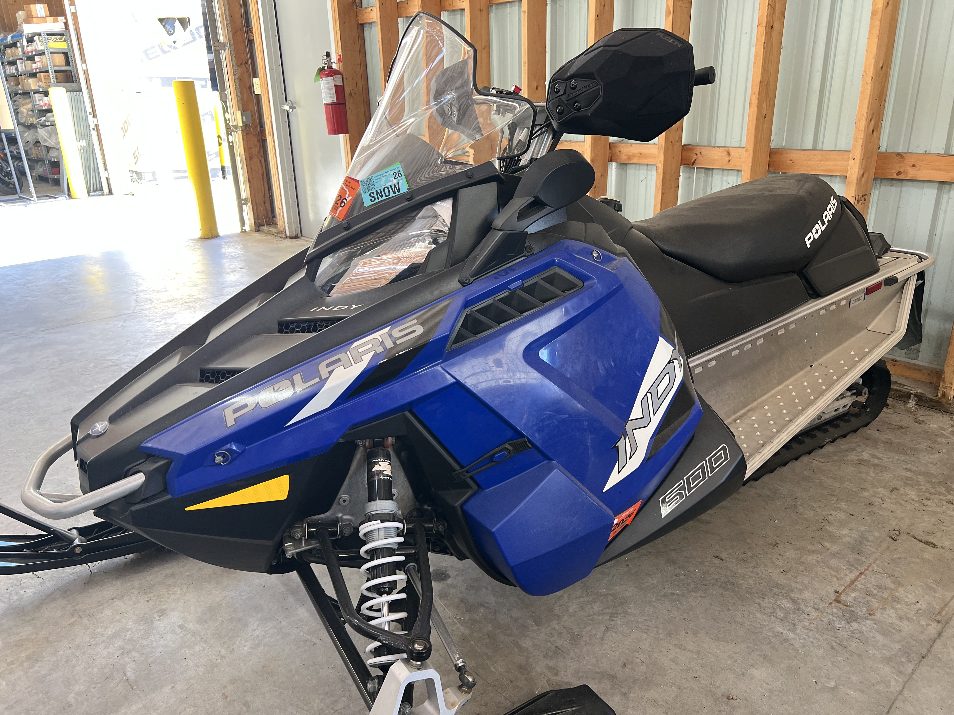 2017 Polaris 600 INDY 121 SNOWMOBILE