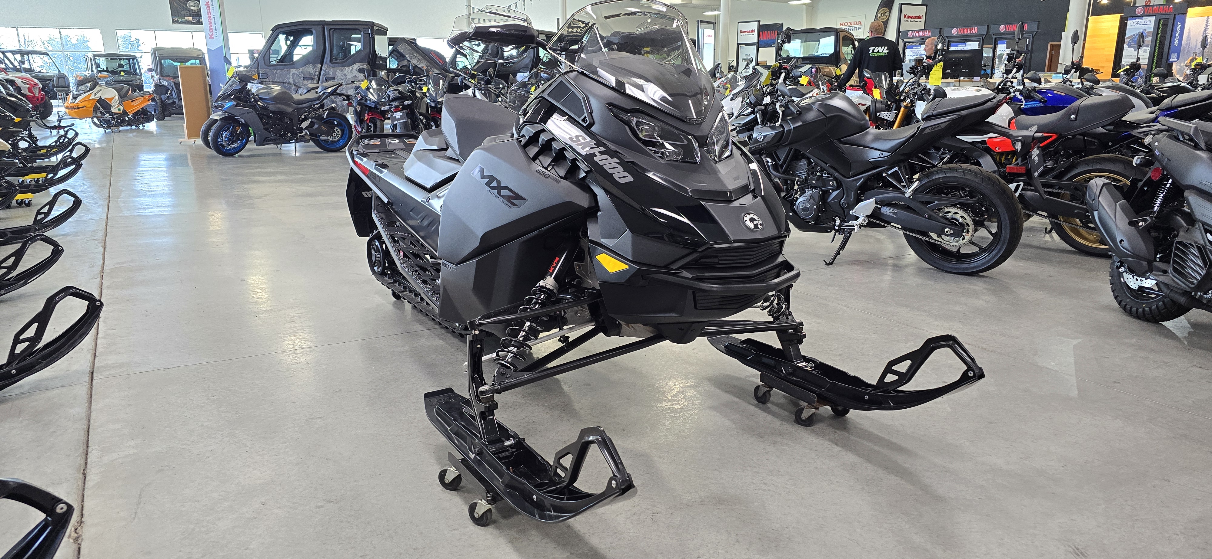 2026 Ski-Doo MXZ Adrenaline 850 E-TEC SNOWMOBILE