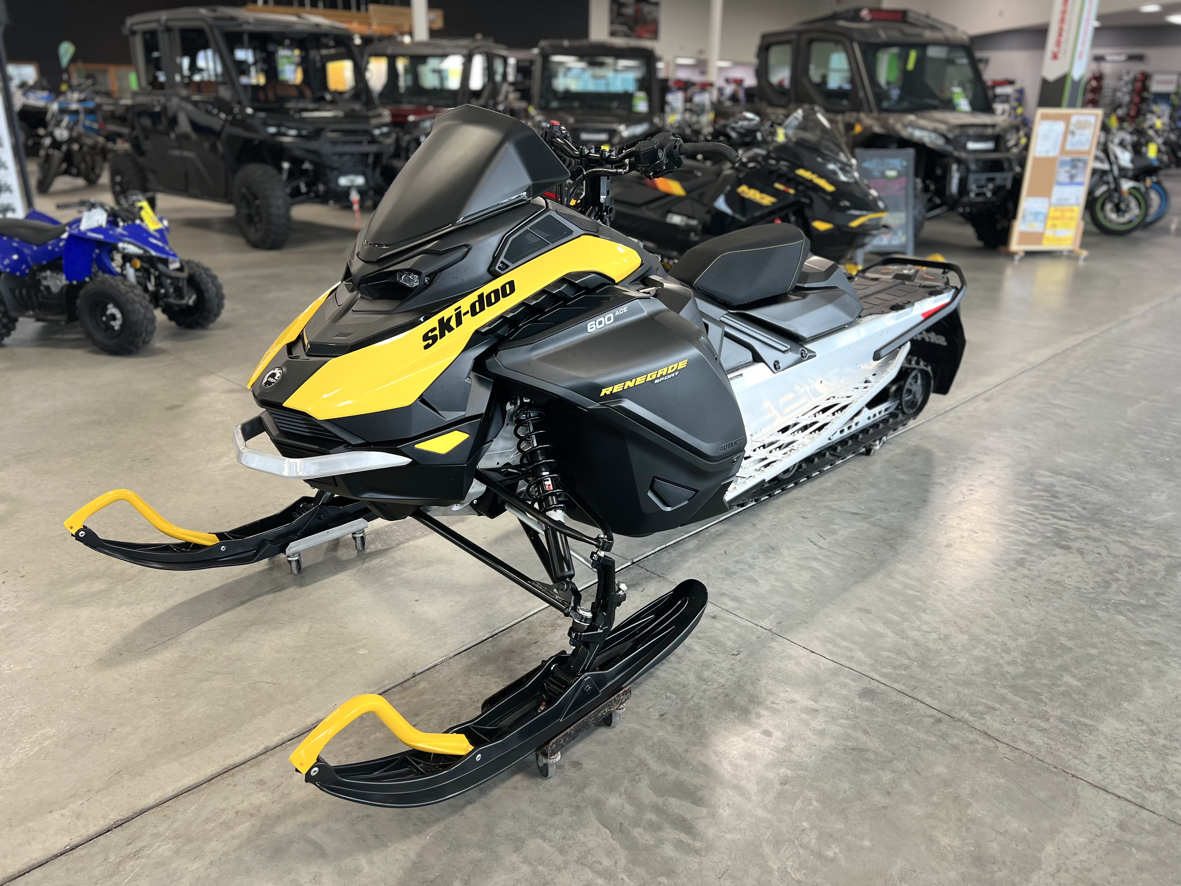 2026 Ski-Doo Renegade Sport 600 ACE SNOWMOBILE