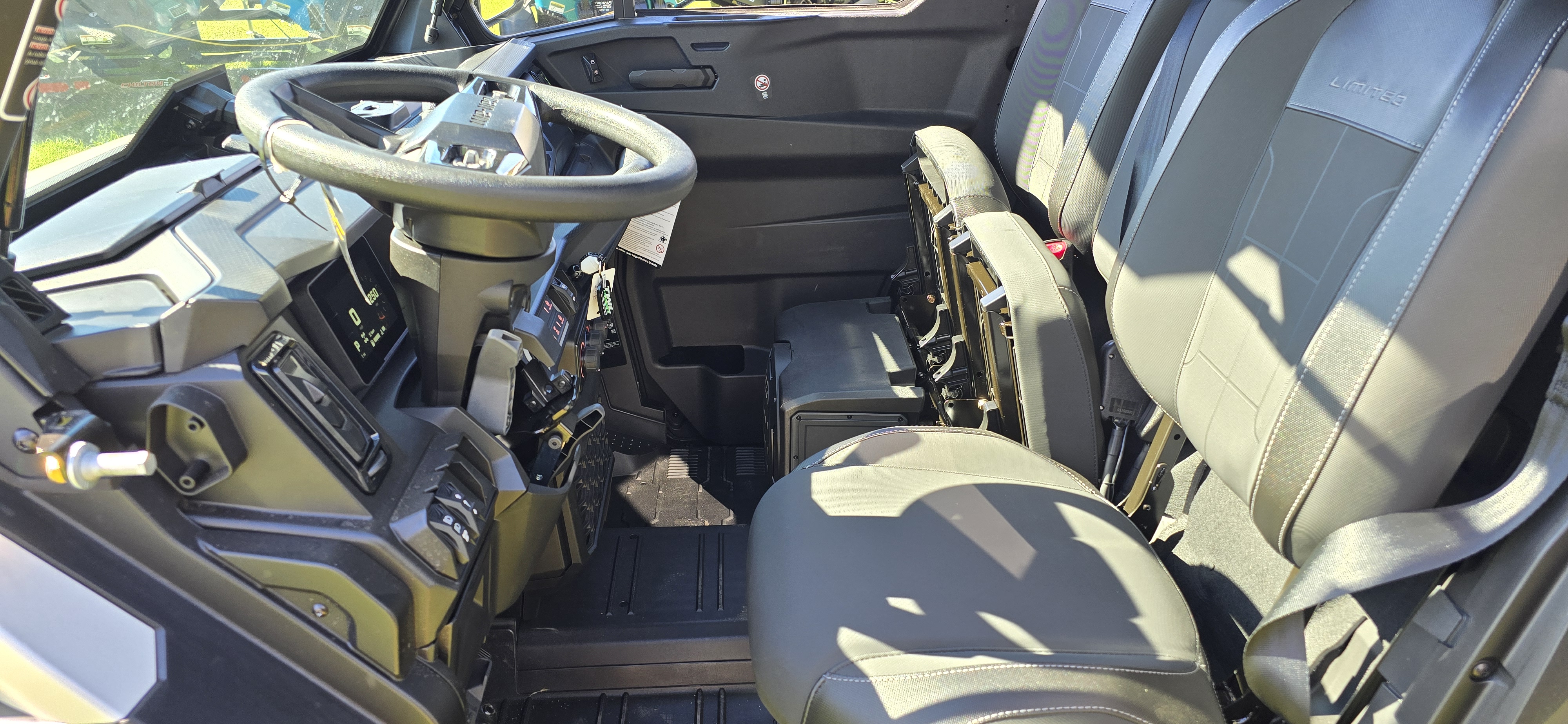 2027 Can-Am Defender Limited HD11 UTILITY