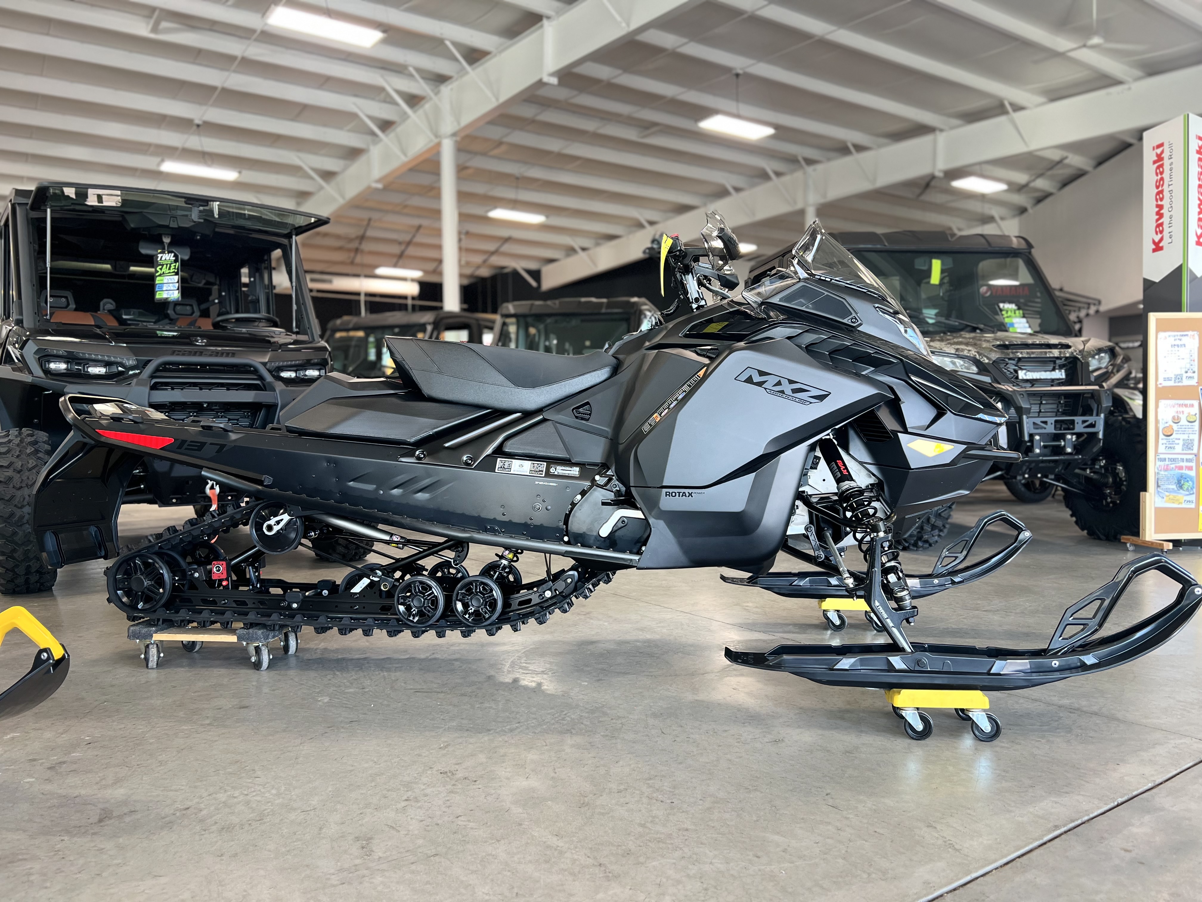 2027 Ski-Doo MXZ Adrenaline 137 850 E-TEC RipSaw 1.25 in SNOWMOBILE