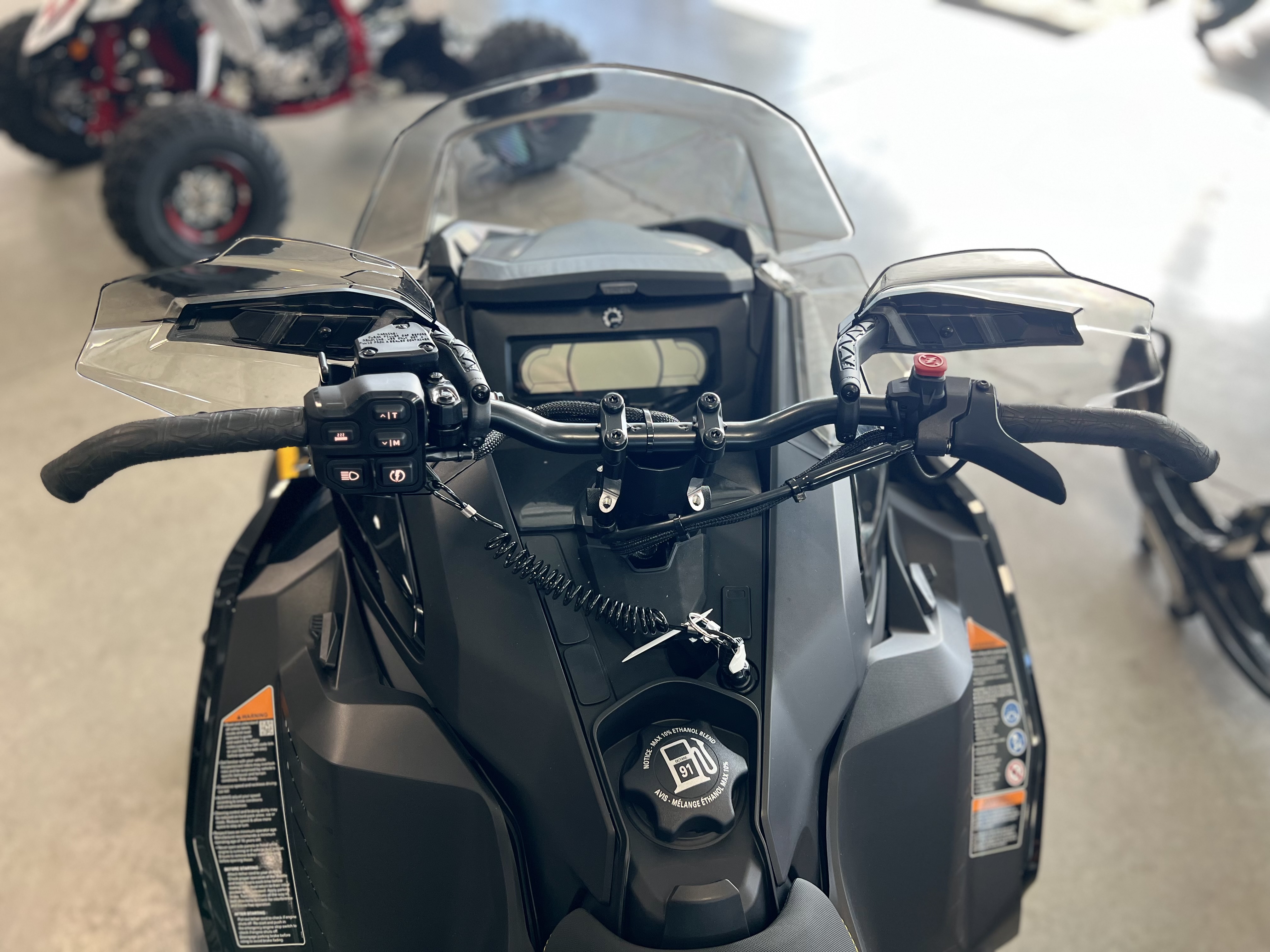 2027 Ski-Doo MXZ Adrenaline with Blizzard Package 137 600RR E-TEC Ice Ripper XT 1.25 in SNOWMOBILE