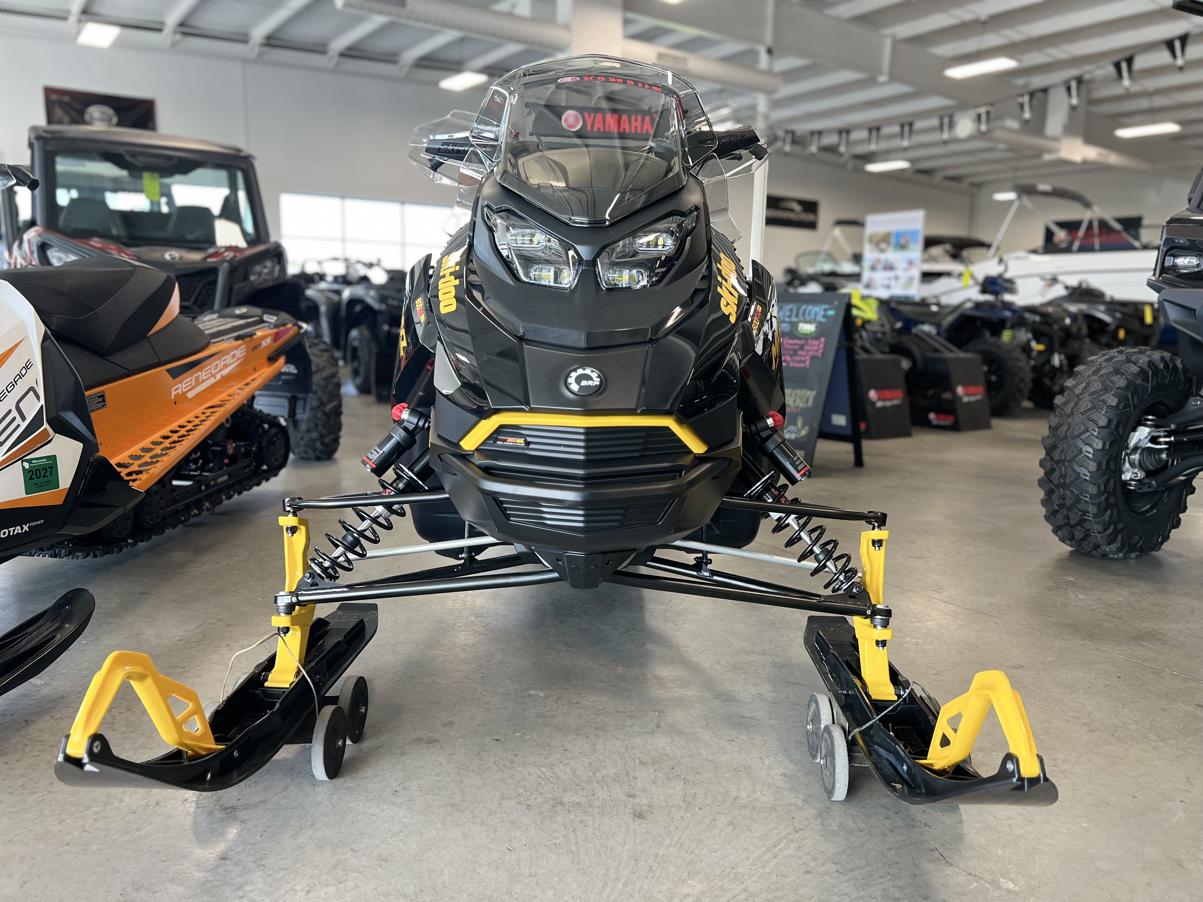 2027 Ski-Doo MXZ Adrenaline with Blizzard Package 137 600RR E-TEC Ice Ripper XT 1.25 in SNOWMOBILE