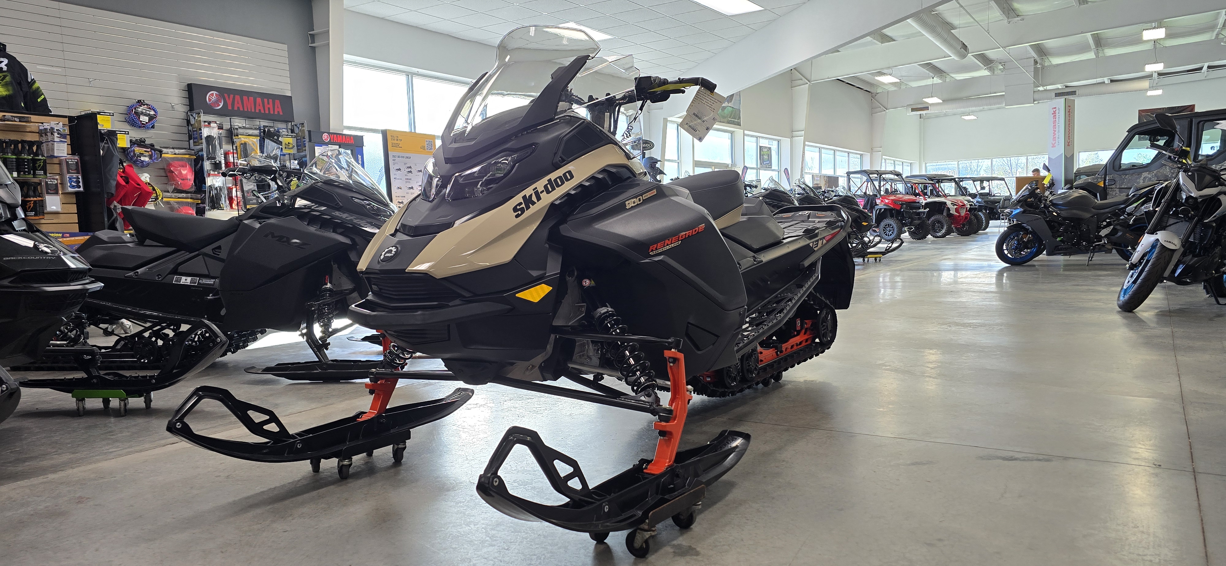2027 Ski-Doo Renegade Adrenaline 137 900 ACE Turbo Ripsaw 1.25 SNOWMOBILE